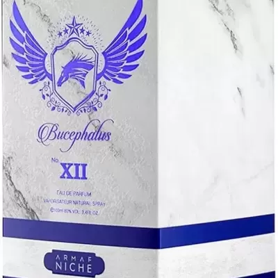 embalagem branca com textura mármore e detalhes azuis de perfume Bucephalus