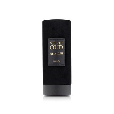 Perfume Velvet Oud da Lattafa, frasco preto aveludado com etiqueta dourada