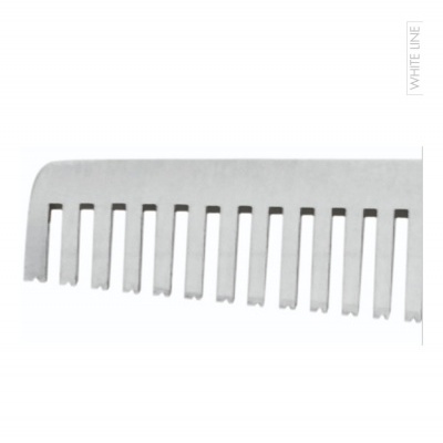 Pente branco com dentes largos