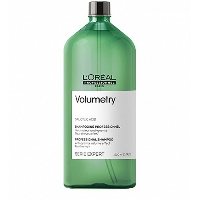 Frasco verde de shampoo L'Oréal Professionnel Volumetry