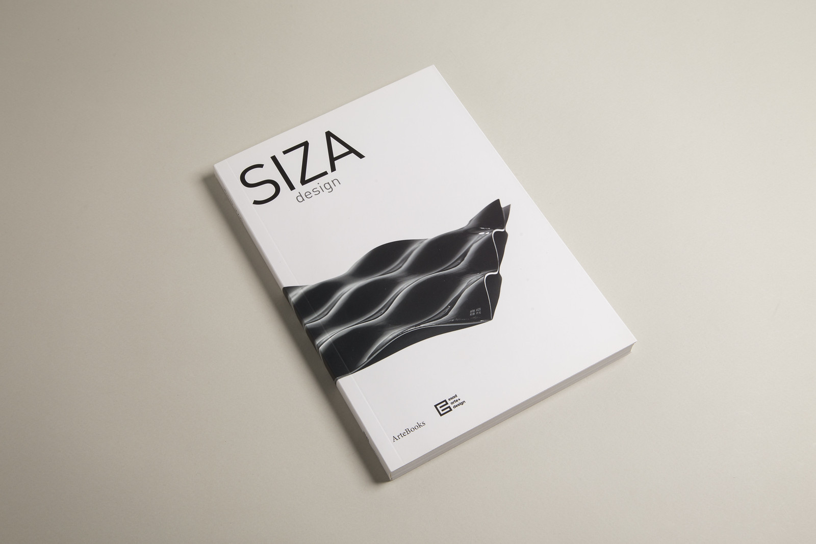 Siza Design Capa de livro SIZA design branca com imagem gráfica preta e branca