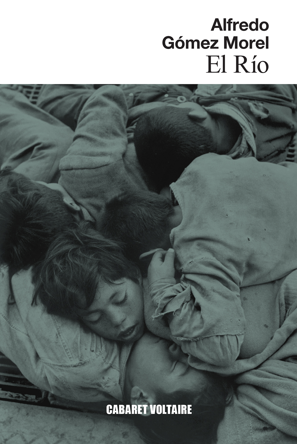 El río Capa do livro El Río com fotografia de crianças deitadas e texto com nome do autor e título