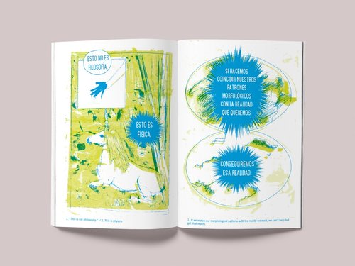 Spookytongue Livro aberto com ilustrações verde e azul e texto em espanhol em letras azuis.