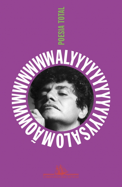 Poesia Total Capa roxa de livro com foto preto e branco de homem, texto circular branco e texto verde vertical