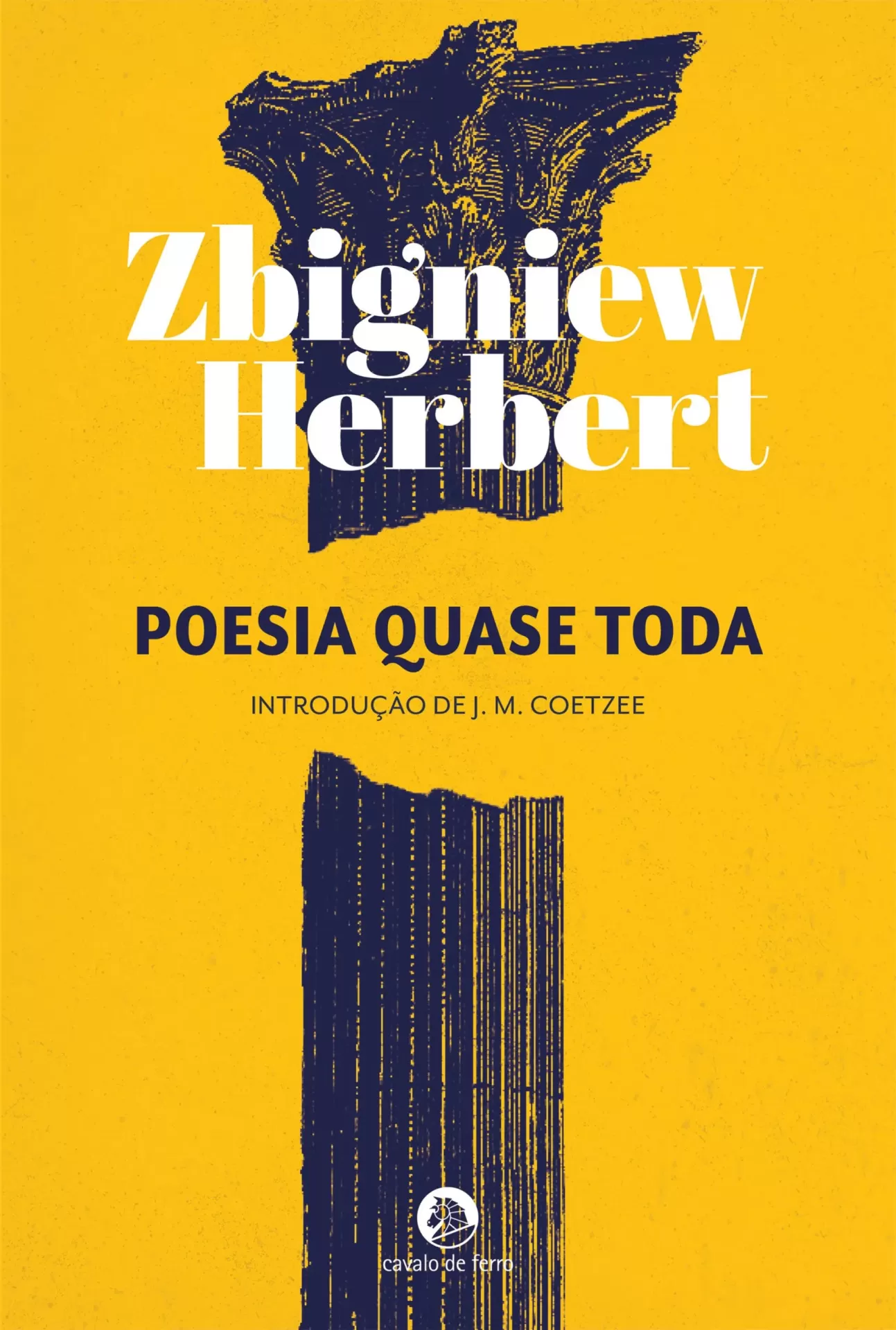 Poesia Quase Toda Capa de livro amarelo com título Zbigniew Herbert e coluna clássica azul-marinho