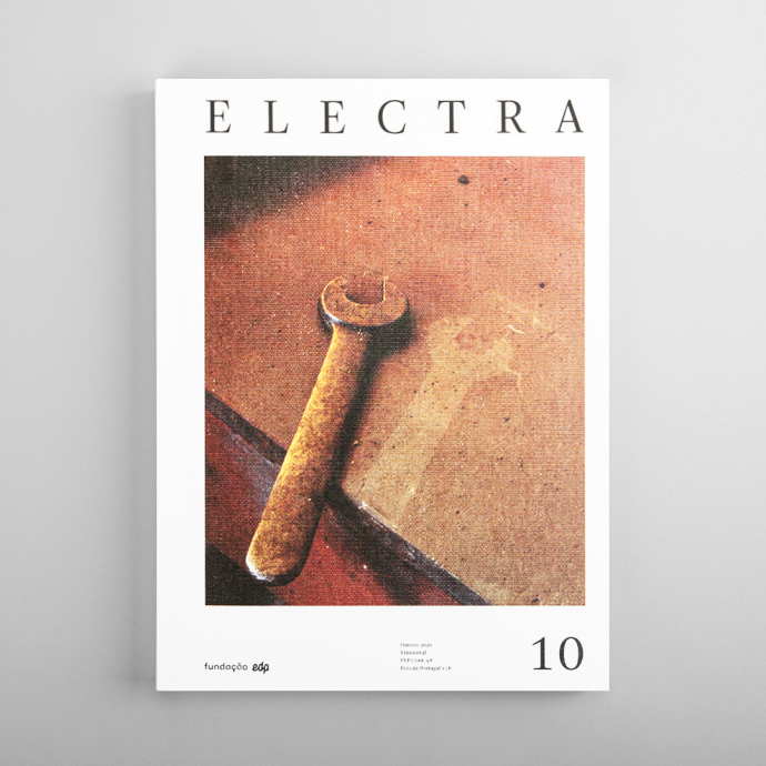 Electra 10 / o trabalho Capa de revista branca com a palavra ELECTRA, imagem de chave inglesa oxidada, número 10.