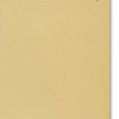 Capa de livro bege com texto preto