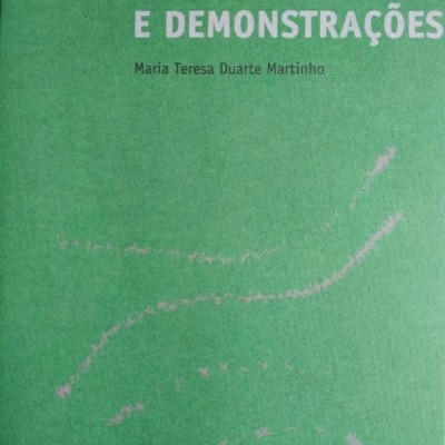 Capa de livro verde com título e autor em letras brancas e pretas