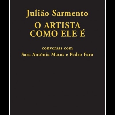 Capa de livro preto com texto amarelo