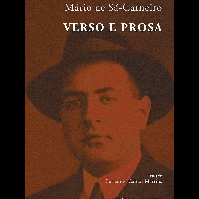 Capa de livro 'Verso e Prosa' de Mário de Sá-Carneiro com retrato antigo em cores sépia