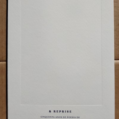 Capa de livro branco com texto em preto sobre poesia de Miguel Serras Pereira