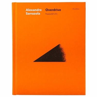 Livro laranja com título Overdrive e triângulo preto no centro