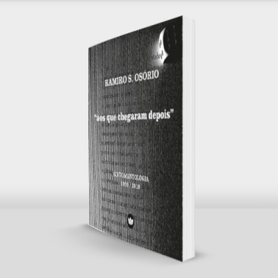 Livro preto com texto branco 'SALMOS & CANTIGOS' e 'Faz em Guarabara depois'