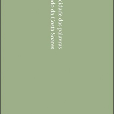 Capa de livro verde-acinzentada com texto branco vertical