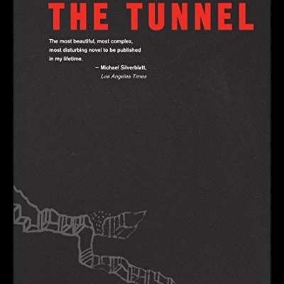 Capa do livro THE TUNNEL de William H. Gass com design preto e vermelho e desenho de túnel