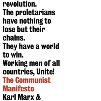 Capa branca de livro com texto a preto e vermelho, título 'The Communist Manifesto' em destaque