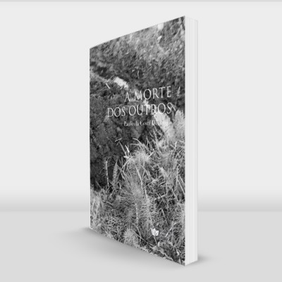 Livro com capa preta e branca com texto 'NORTE E DOÇURAS' e imagem de plantas.