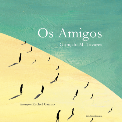 Capa de livro Os Amigos com figuras negras e sombras na areia amarela e água azul
