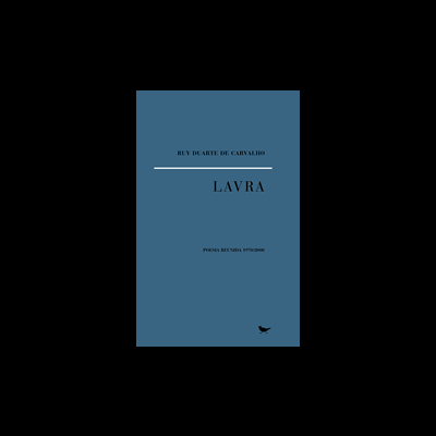 Capa azul de livro com texto em preto e um pequeno pássaro preto