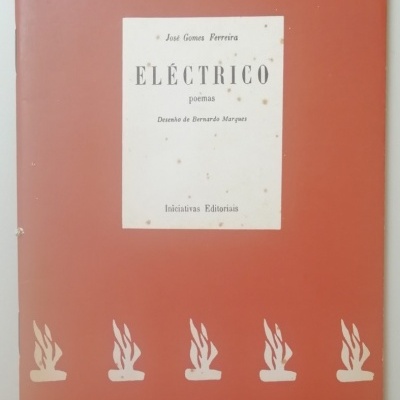Capa de livro vermelho com título 'Eléctrico' e desenhos de chamas brancas
