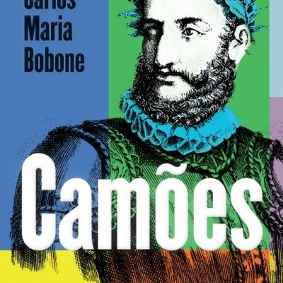 Capa de livro colorida com ilustração de homem histórico e texto Camões Vida e Obra