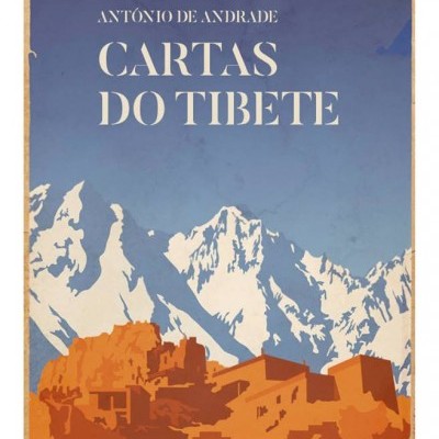 Capa do livro Cartas do Tibete com montanhas nevadas e edifícios castanhos