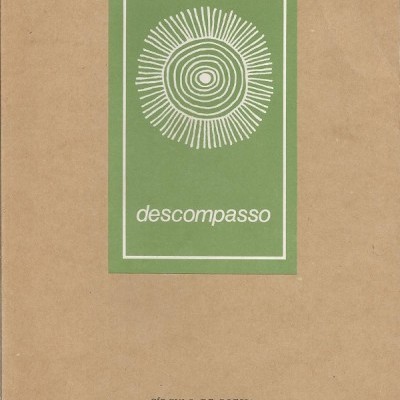 Capa de livro com etiqueta verde e texto branco