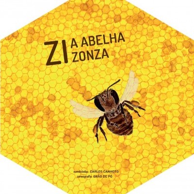 Imagem hexagonal amarela com padrão de favos de mel e abelha ilustrada no centro com texto preto