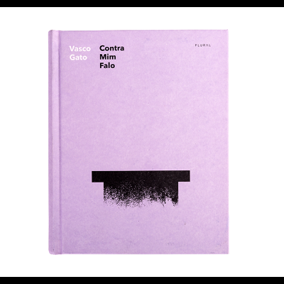 Livro lilás com texto e retângulo preto na capa