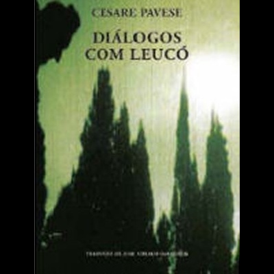 Capa de livro verde com título e autor, silhuetas de árvores e figura preta