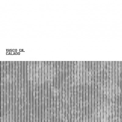 Capa de álbum branca com texto preto e listras verticais pretas e brancas na metade inferior.