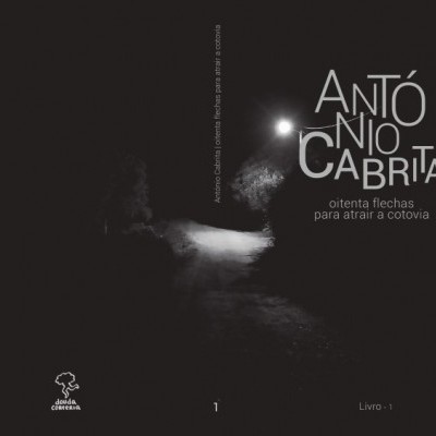 Capa de livro preta com texto branco e imagem noturna de estrada iluminada