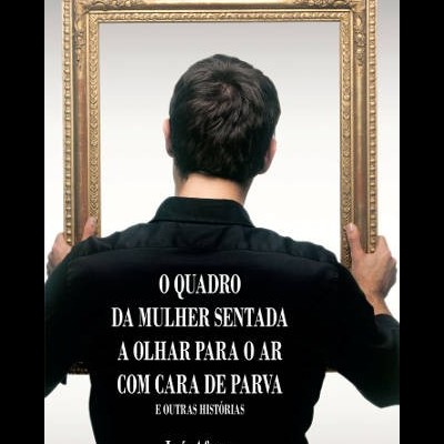 Capa de livro com homem de costas segurando moldura dourada vazia e texto do título