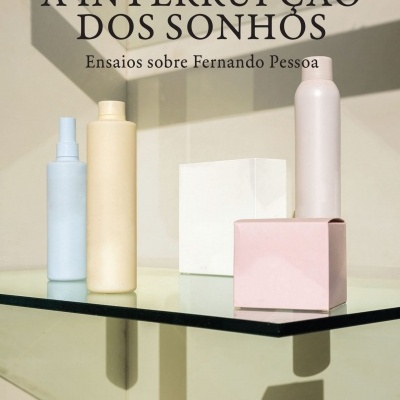 Capa de livro com título e frascos em tons pastel sobre vidro