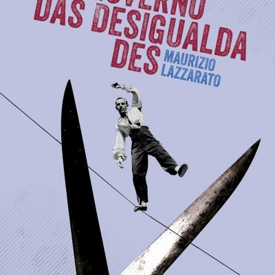 Pessoa equilibrando-se numa corda sobre uma tesoura gigante com título do livro e autor sobre fundo azul