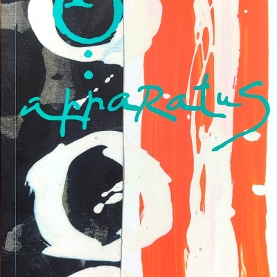 Capa de livro abstrata com texto e assinatura em turquesa sobre fundo laranja, branco e preto.