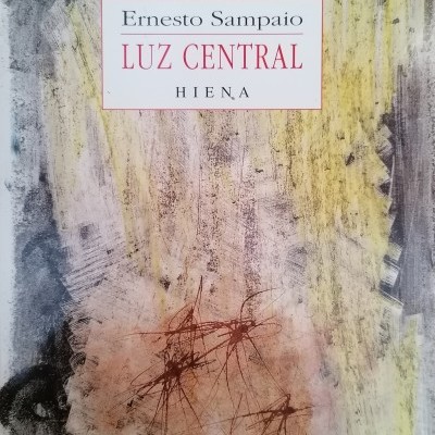 Capa de livro 'Luz Central' de Ernesto Sampaio com arte abstrata colorida
