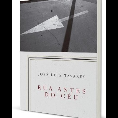 Capa de livro Rua Antes do Céu com seta no chão preta e branca
