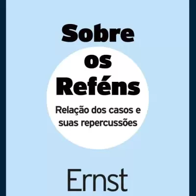 Capa de livro azul claro com texto preto e branco