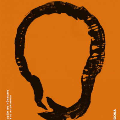 Capa de livro O Tango de Satanás com fundo laranja e texto em branco e preto