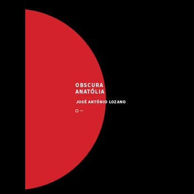 Capa de livro com círculo vermelho, fundo preto e texto branco