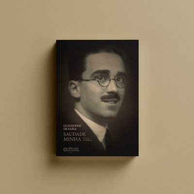 Livro com capa preta e fotografia antiga em preto e branco de homem com óculos e bigode