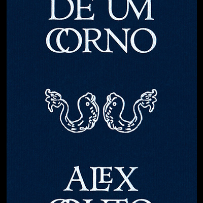 Capa de livro azul com texto branco e desenho de duas figuras serpentinas.