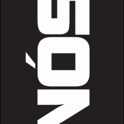 Capa preta de livro com texto branco 'ZAMIATINE SONO ANTÍGONA'.