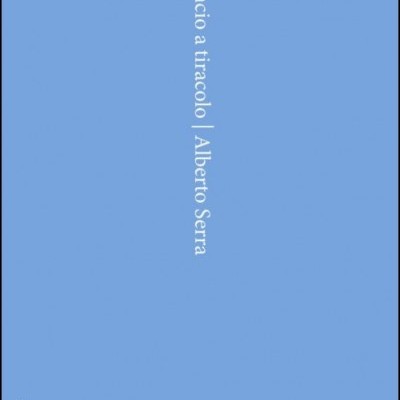 Capa de livro azul com título e autor em branco