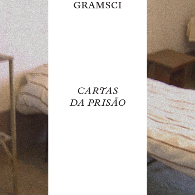 Capa do livro 'Cartas da Prisão' de Antonio Gramsci com fundo de quarto simples