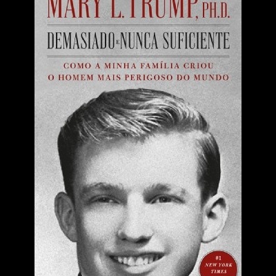 Capa de livro com foto a preto e branco de jovem e texto em vermelho e preto