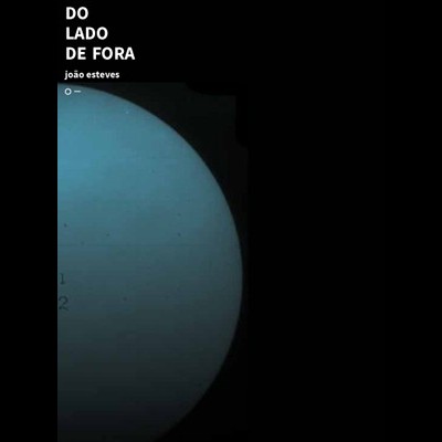 Capa de livro com círculo azul claro e texto branco sobre fundo preto