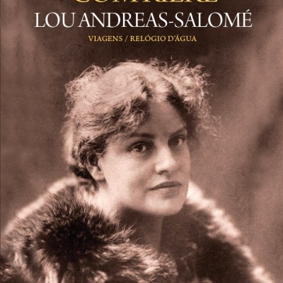 Capa de livro com título e fotografia de mulher com casaco de pelo