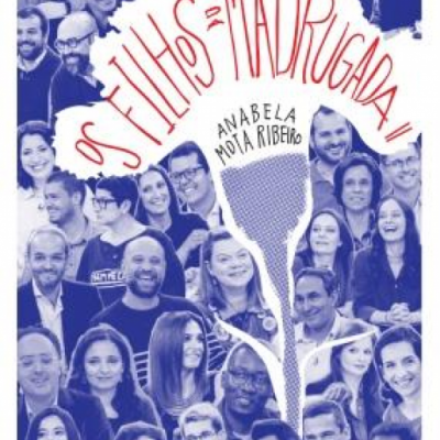 Capa do livro 'OS FILHOS DA MADRUGADA' com várias pessoas e texto vermelho